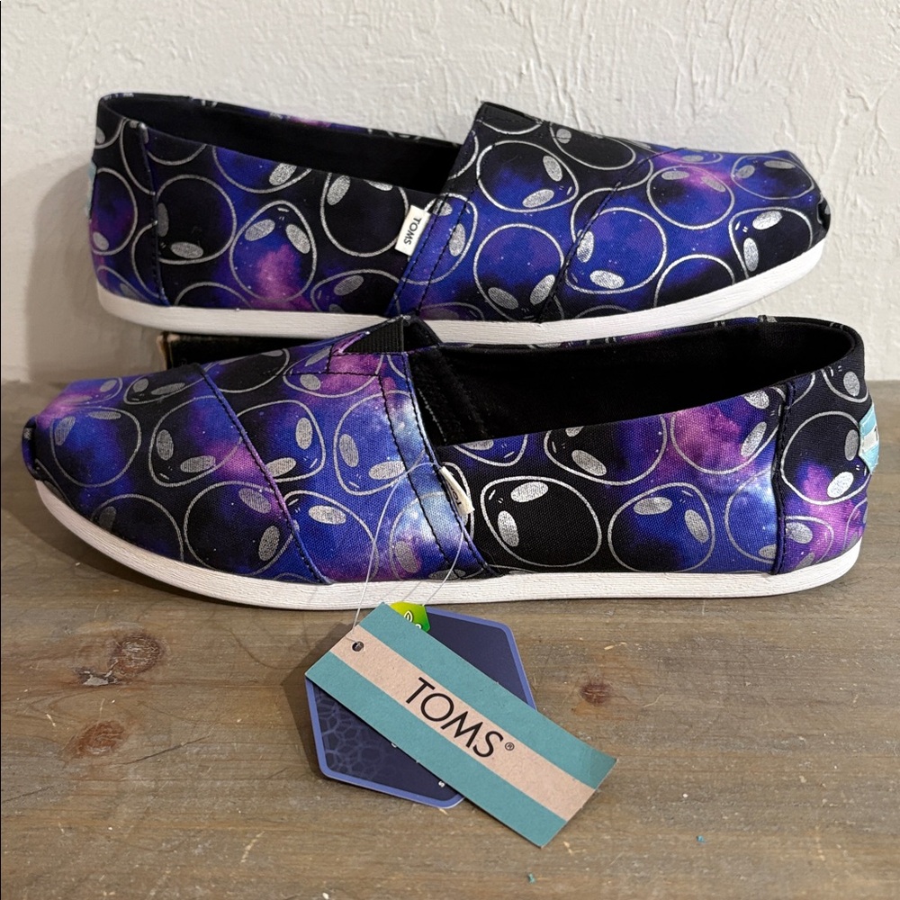 NWT Toms Aliens Outer Space Slip On Shoes Size 8.5